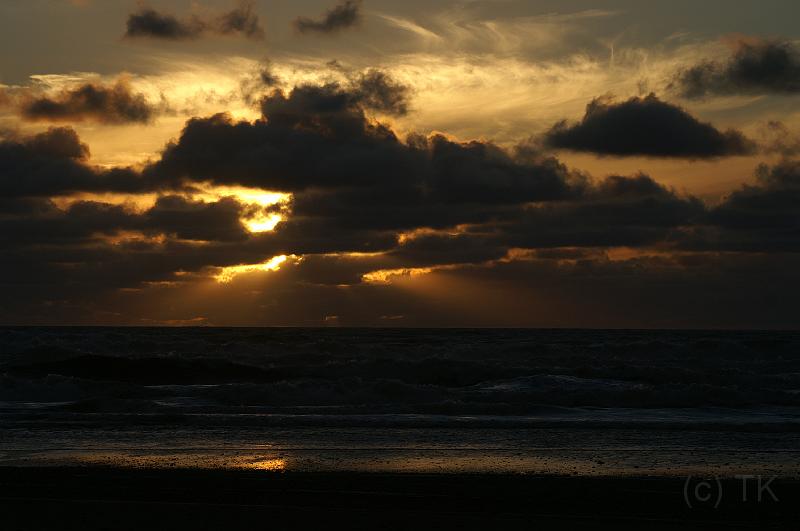 PICT93369_090105_Heaphy_3.jpg - Sonnenuntergang an der Westküste (Heaphy Hut)